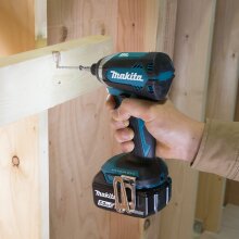 Makita Akku-Schlagschrauber DTD153RTJ + 2x Akku 5,0 Ah / 18 V + Schnellladegerät + Koffer